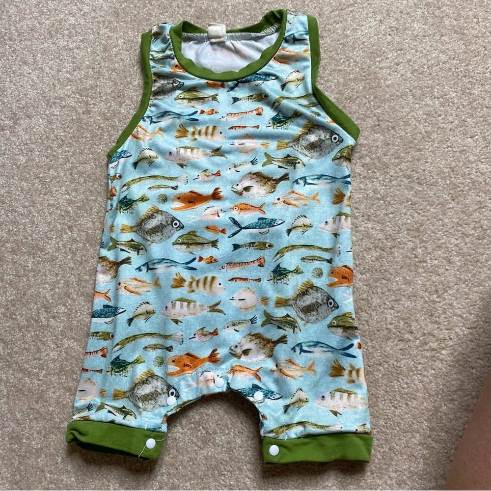 NWOT - adorable baby boy fish romper size 12-18 months
